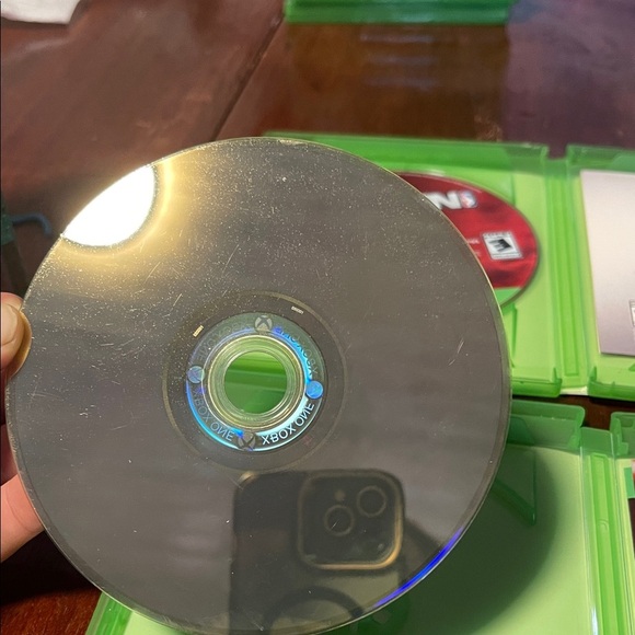 NBA 2K14 and NBA 2K17 Xbox One Game Bundle - Picture 16 of 16